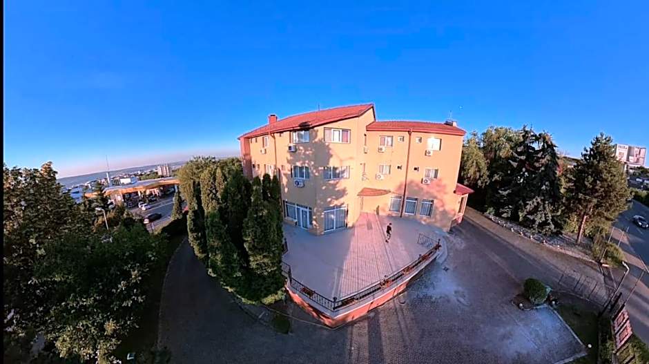 Hotel Liliacul