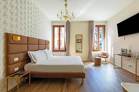 Two Bedroom Suite with Bathtub - No Kitchen