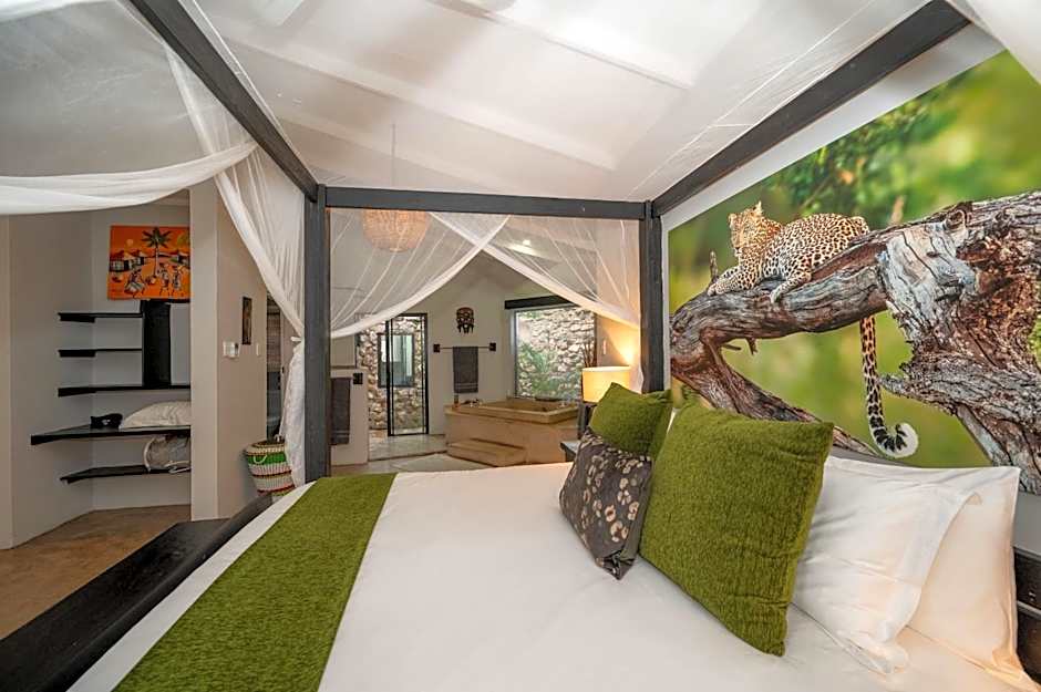 Foxy Crocodile Bush Lodge & Kruger Safari's - No Loadshedding