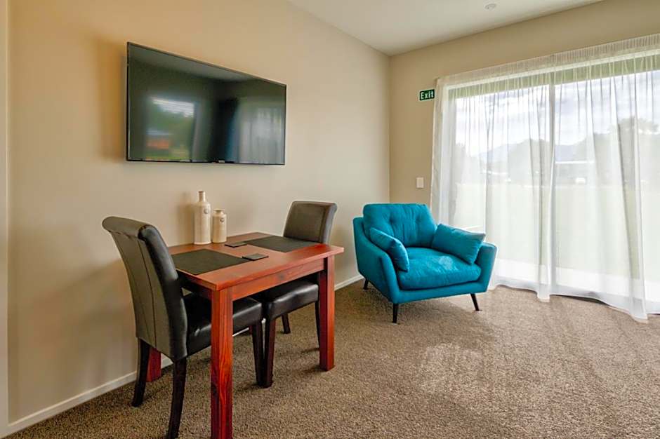 Annies on Milford