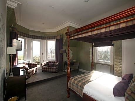 Superior Deluxe Double or Twin Room 