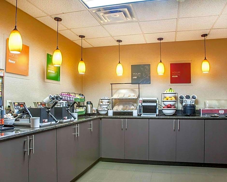 Comfort Inn & Suites Sturbridge-Brimfield