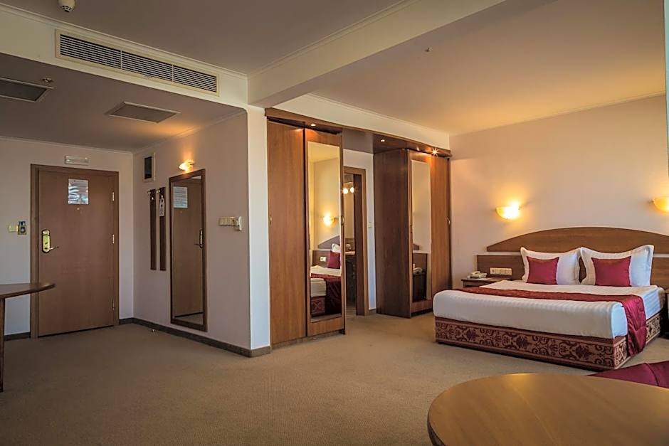 Hotel Sevlievo Plaza