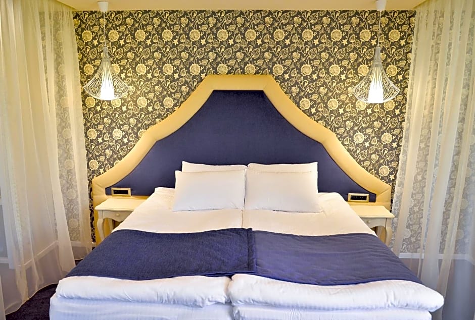 Hotel Capitolina City Chic