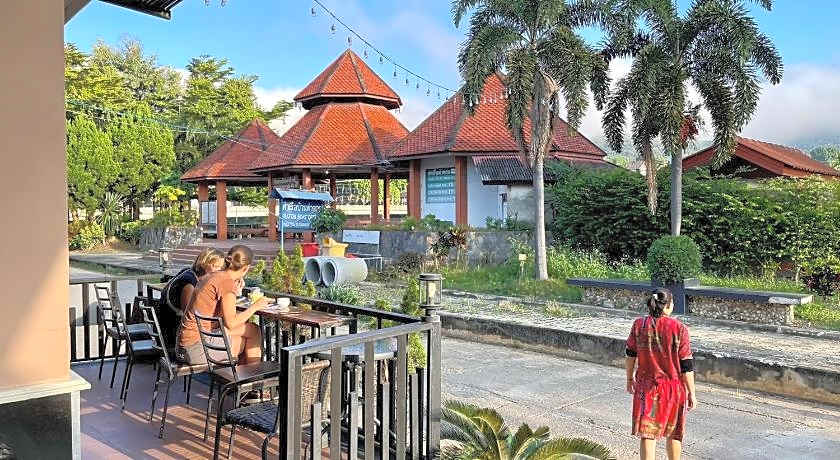 Saranya River House
