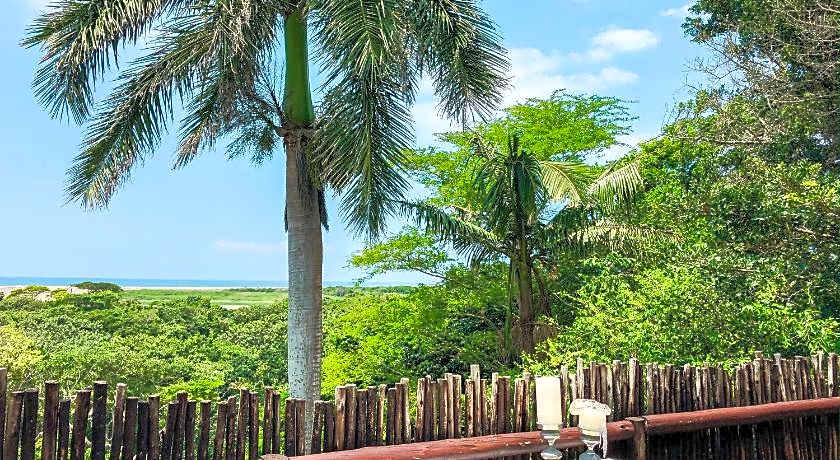 Ingwenya Lodge St Lucia