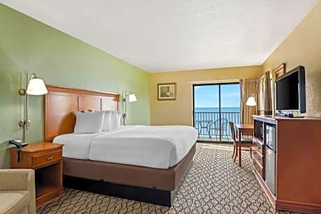 King Bed Handicapped Bath Beach Walkout