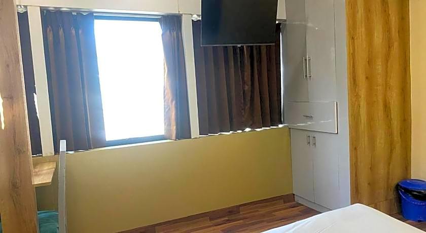 FabHotel Tan Square - Nr. Eon IT Park