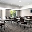 Country Inn & Suites by Radisson, Detroit Lakes, MN