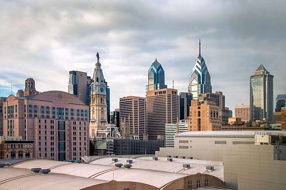 Four Points By Sheraton Philadelphia City Center