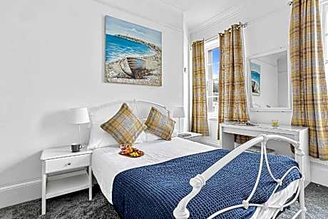 Christie-Apartment-Suite-Ensuite with Shower-Street View