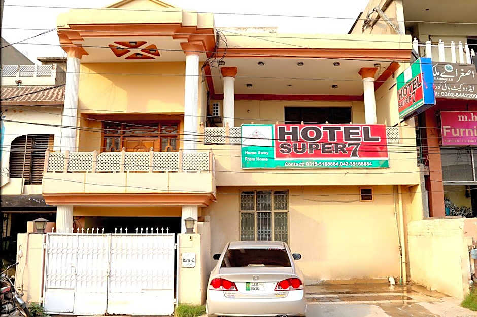 Photo 1 of 50 of Hotel Super Seven