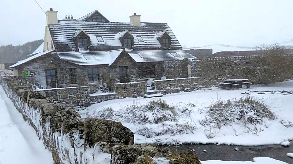 Aille River Tourist Hostel and Campsite Doolin