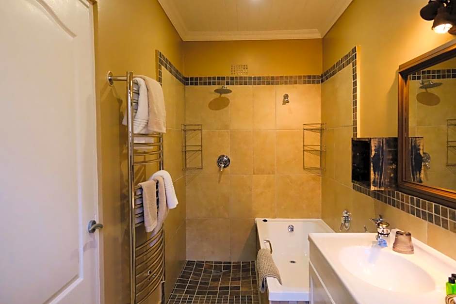 BWHALE guest house B&B