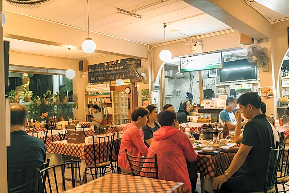 Chilli Hotel & Restaurant