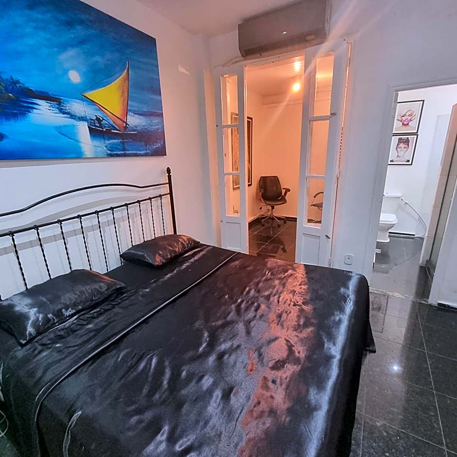 The best Copacabana Luxury Design 3 Bedroom room 3 bathroom 85 inch cinema tv top location