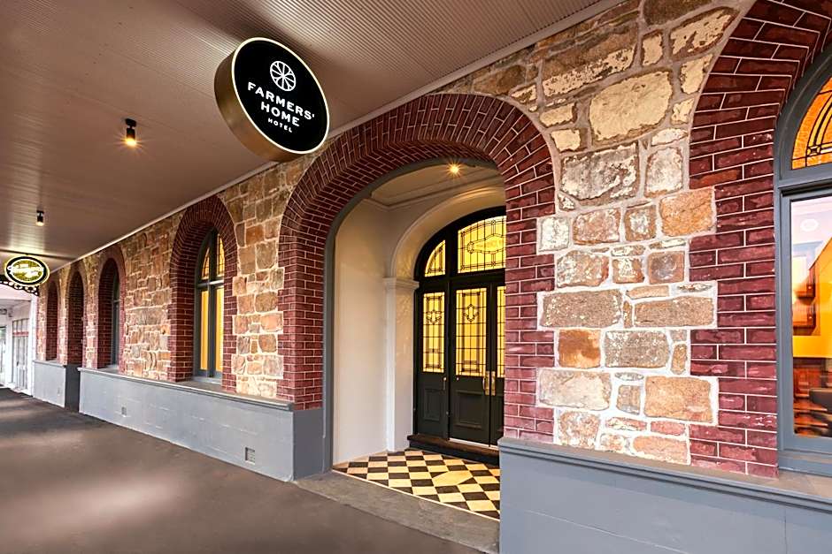 Farmers Home Hotel