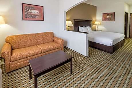 King Suite - Whirlpool - Non-Smoking
