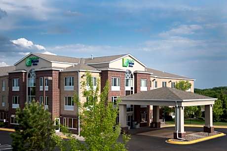 Holiday Inn Express Hotel & Suites Chanhassen By IHG