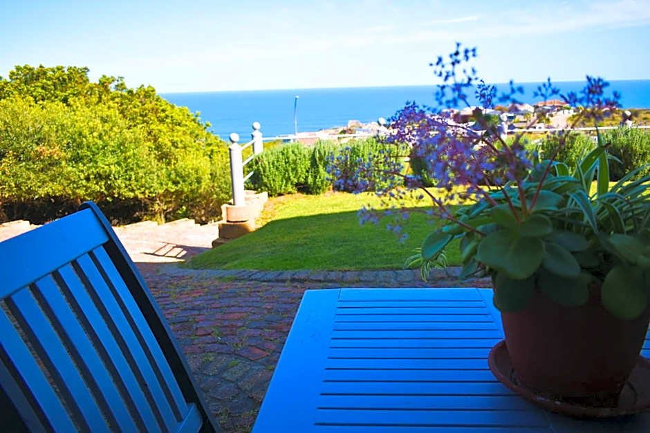 Amzee Bokmakierie Guest House
