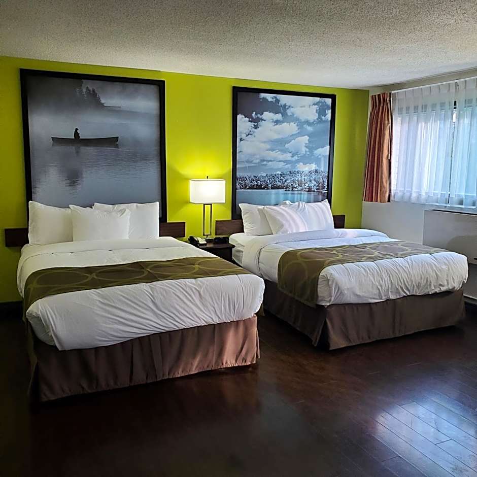 Super 8 by Wyndham Brockville