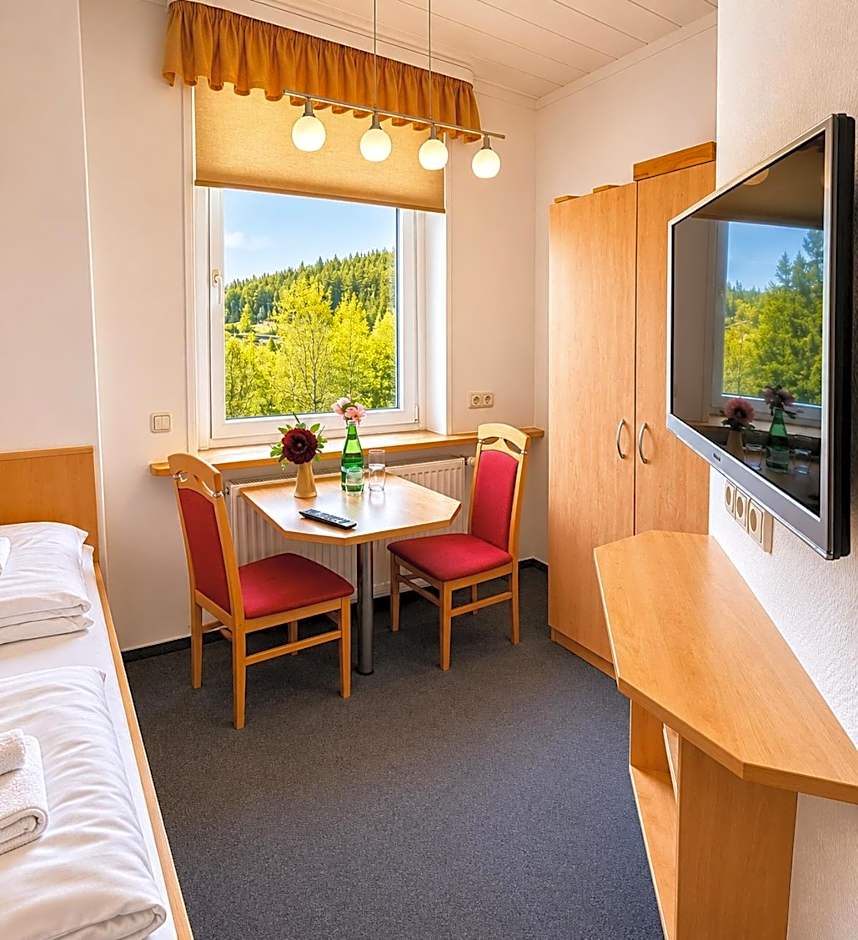 Waldgasthaus & Berghotel Steinerne Renne