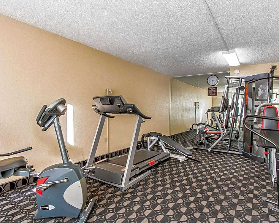 Quality Inn Ada near University