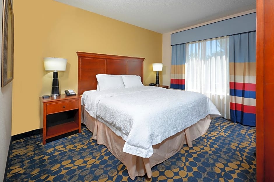 Hampton Inn & Suites Huntersville