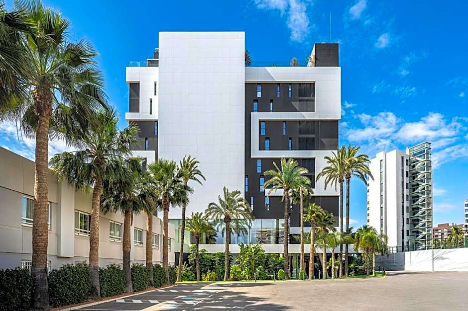 Port Alicante Playa de San Juan