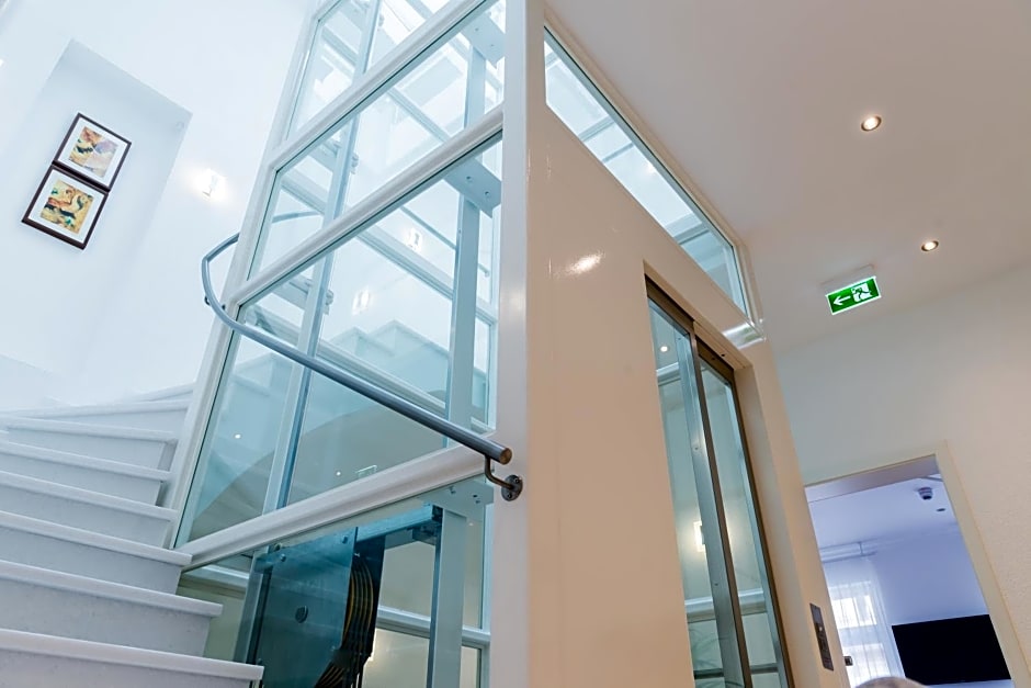 ART HOTEL HOUSE ONE