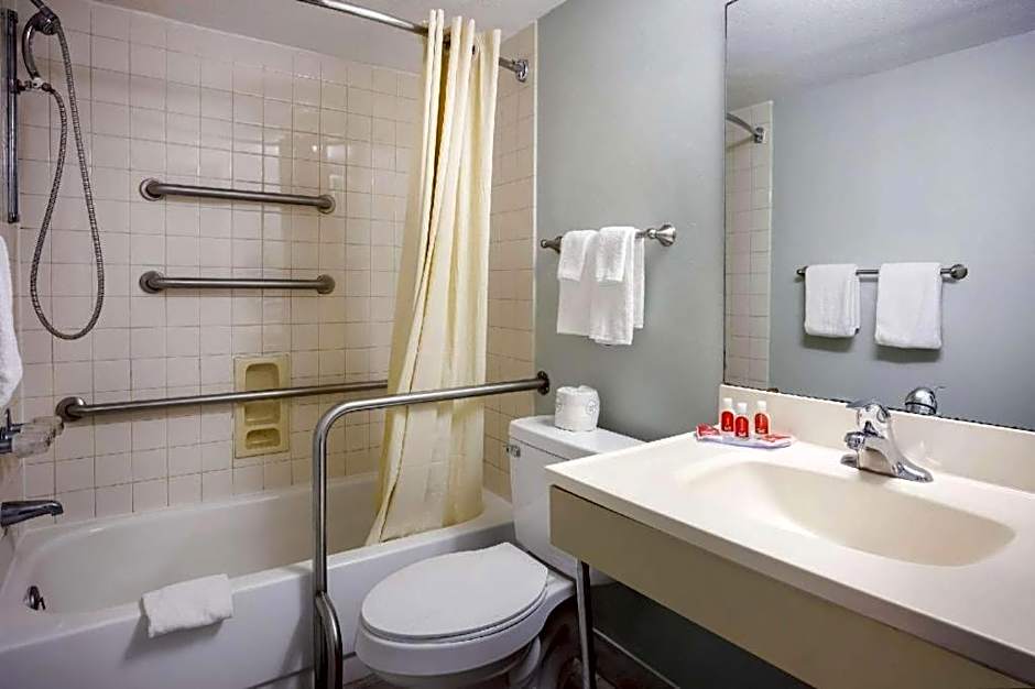 Econo Lodge Live Oak