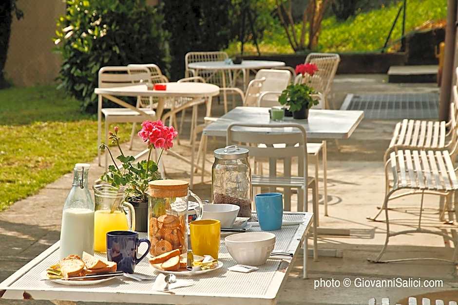 SANTANGELA Hostel & Rooms