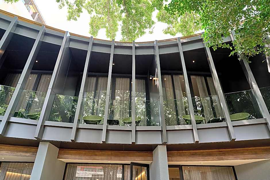 Red Door Samsen Hotel