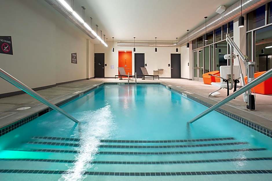 Aloft Omaha Aksarben Village