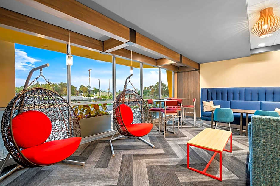 Tru by Hilton Lexington