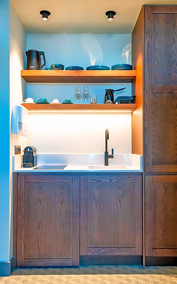 Sitovolonas Superior Accommodation