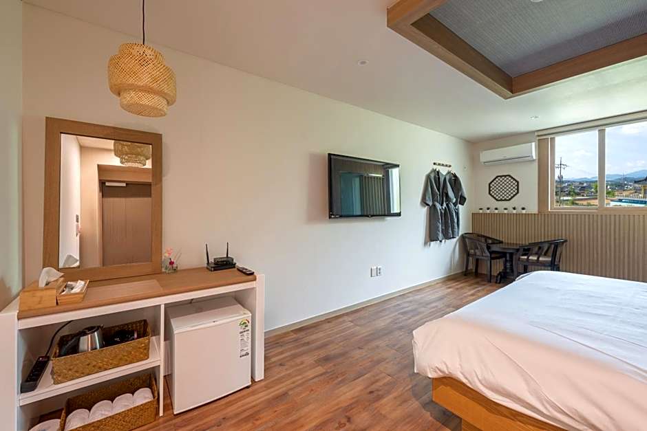 Gyeongju Hotel Check-in Bulguk