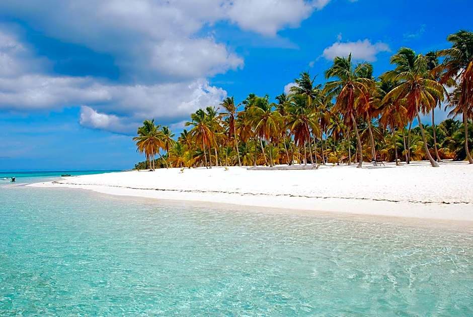 Los Flamencos Aparthotel Beach Club