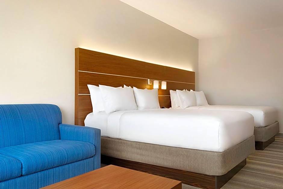 Holiday Inn Express & Suites Cincinnati South - Wilder By IHG