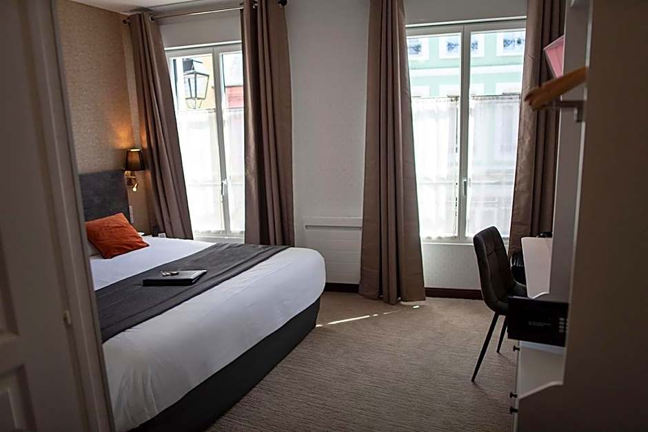 Logis Hôtel & Restaurant - Les Hauts de Montreuil