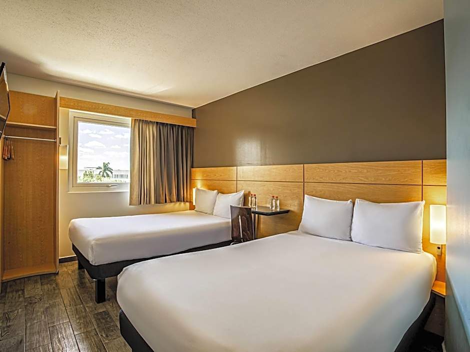 Ibis Merida
