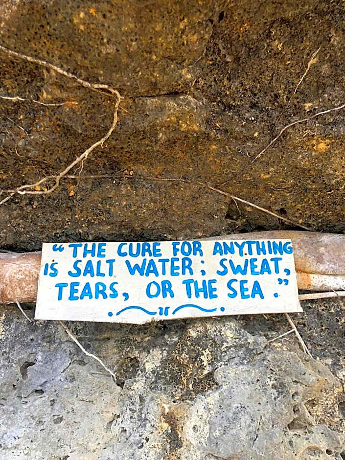 CASA BOLO IN ALAMINOS with HIDDEN WHITE BEACH near 100 Islands