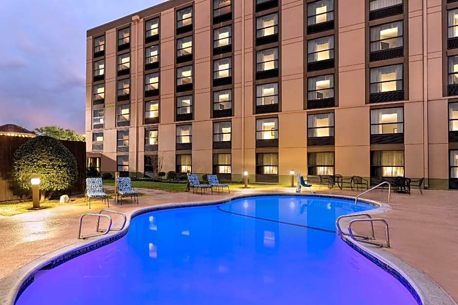 IBAN Dallas Park Central Hotel, Trademark by Wyndham