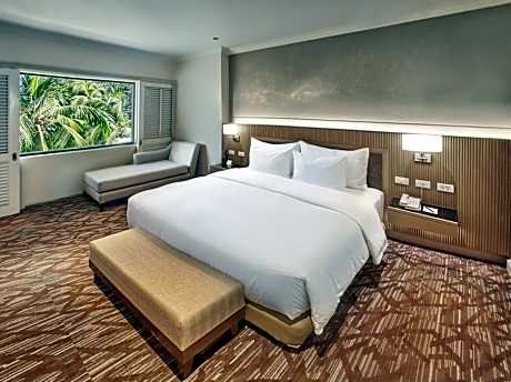 Junior Suite with Club Access