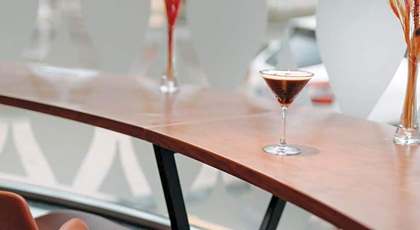 Renaissance by Marriott Izmir Hotel