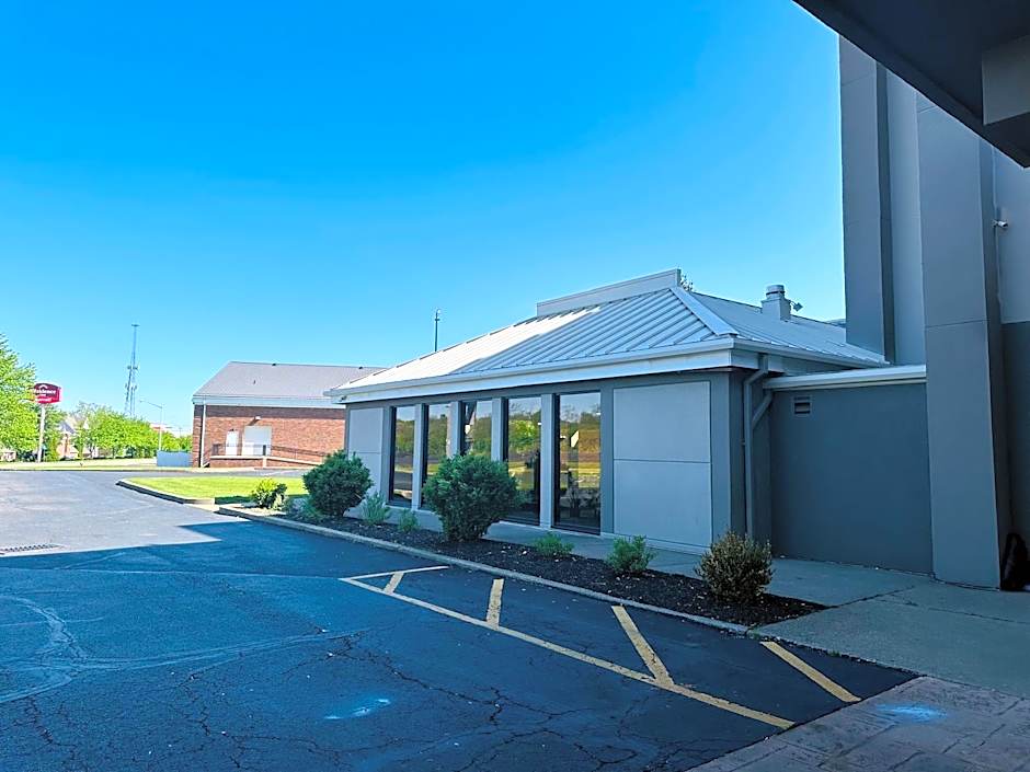 Ashbourne Hotel Canton/Hall of Fame I-77