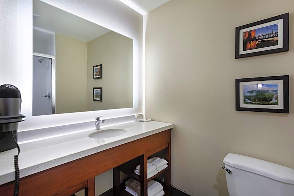 Comfort Suites