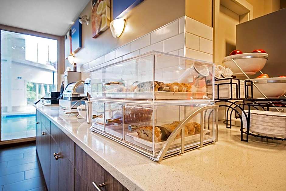 Comfort Inn & Suites