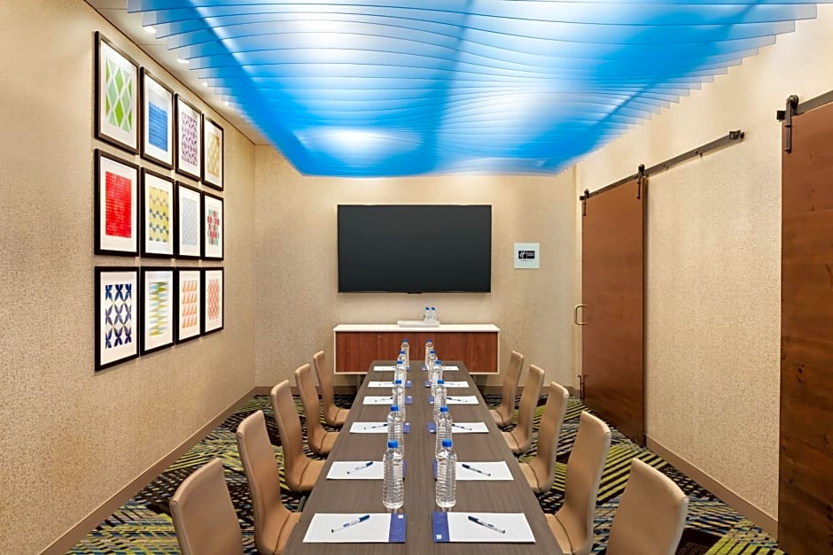 Holiday Inn Express And Suites Beaver Dam By IHG