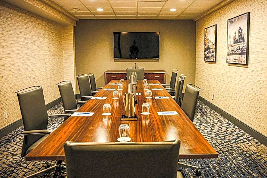 Delta Hotels by Marriott Cincinnati Sharonville